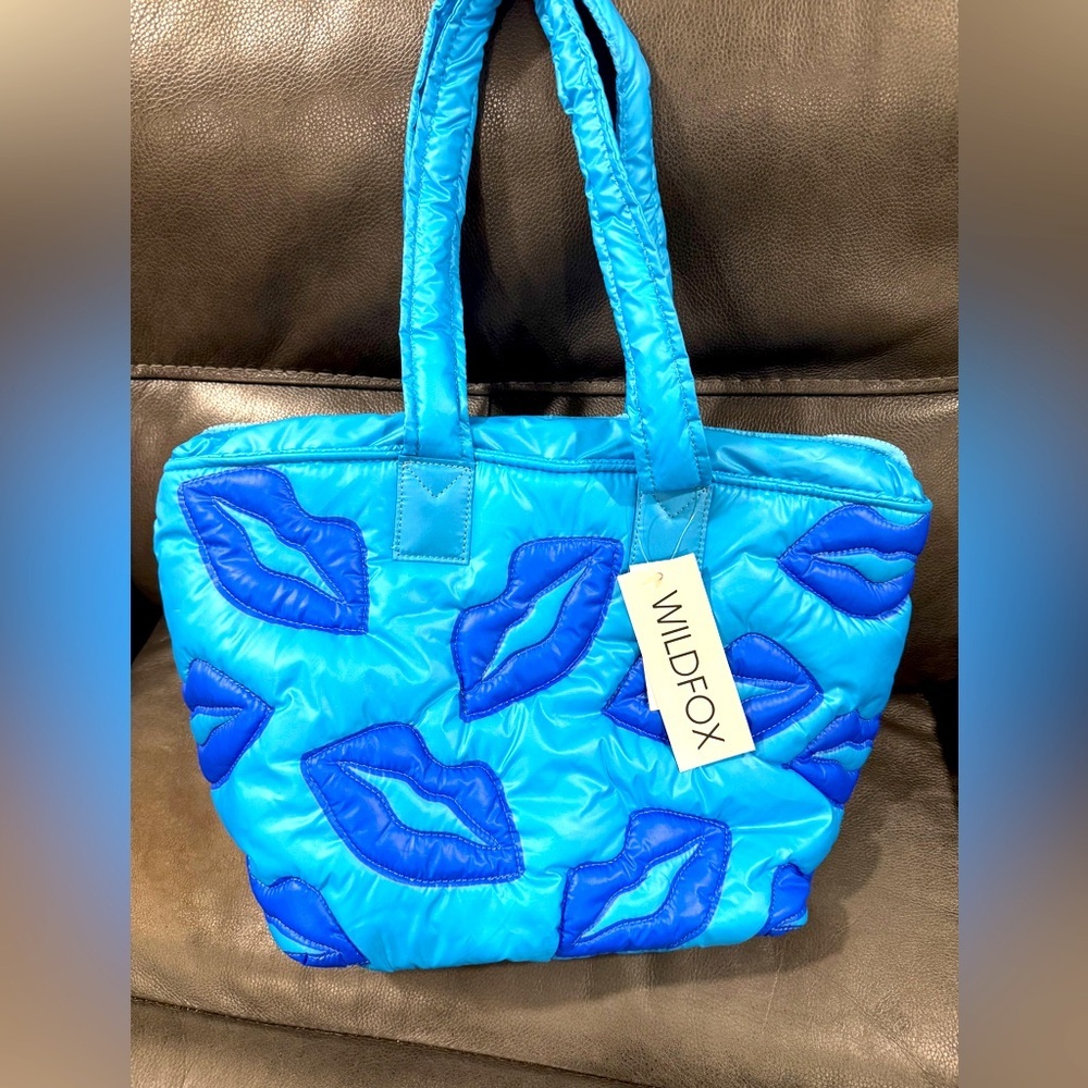 NWT Wildfox Lips Puffy Tote - Picture 1 of 5